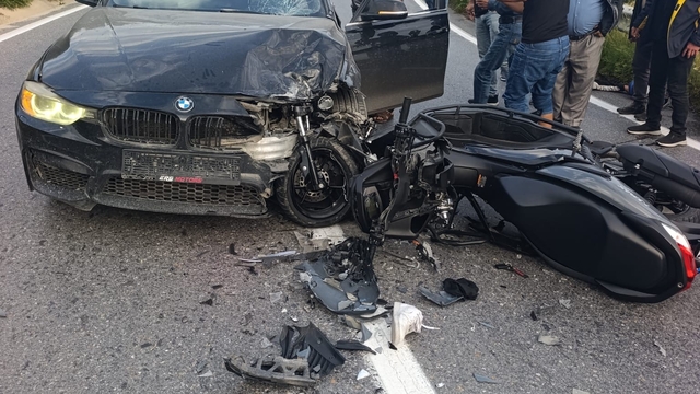 Otomobil ile motosiklet çarpıştı: 2 yaralı
