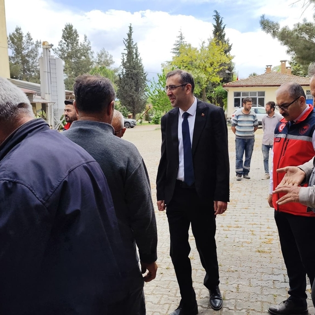 Uşak'ta tarımsal üretim ve kooperatifçilik için İnay köyünde saha incelemes...