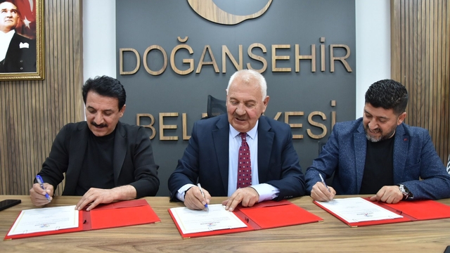 Şarkıcı Latif Doğan ile kardeşi Malatya'da taziye evi yaptıracak