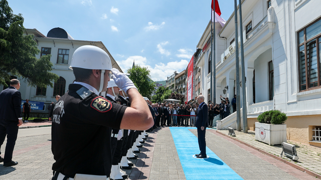 TBMM Başkanı Kurtulmuş, Bursa'da çeşitli ziyaretlerde bulundu