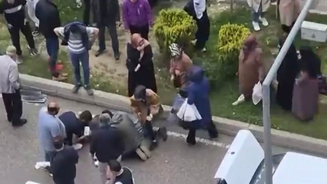 Elazığ'da otomobilin çarptığı yaya yaralandı