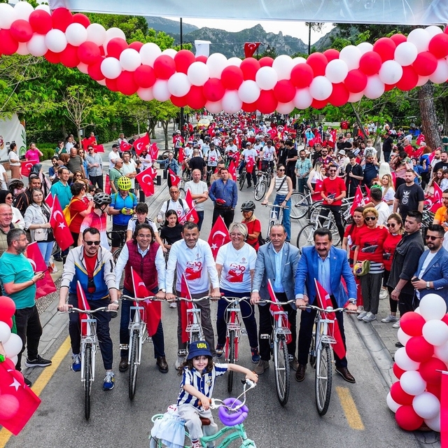 Bisiklet tutkunları pedallar 19 Mayıs için çevrilecek