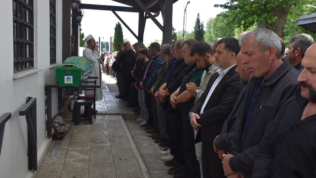 Sakarya'daki fabrika patlamasında hayatını kaybeden işçi toprağa verildi