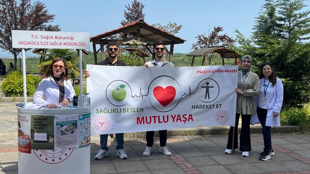 Akçakoca bahar şenlikleri'nde sağlık standına yoğun ilgi