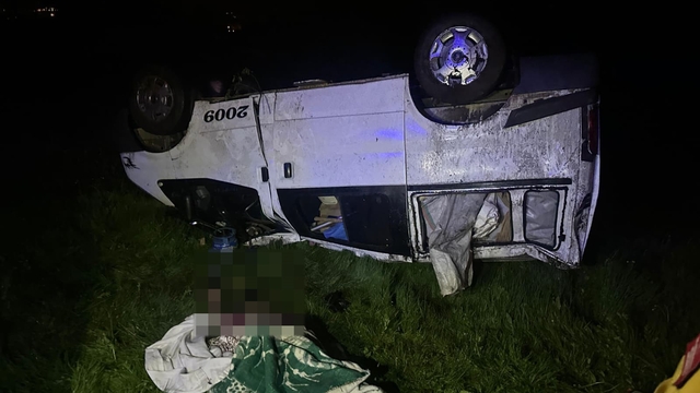 Varto'da kamyonet takla attı: 1 ölü, 1 yaralı