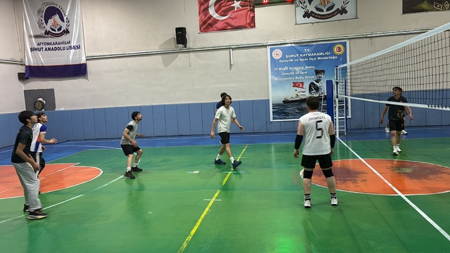 Şuhut Belediye Hisar Spor'da hedef şampiyonluk