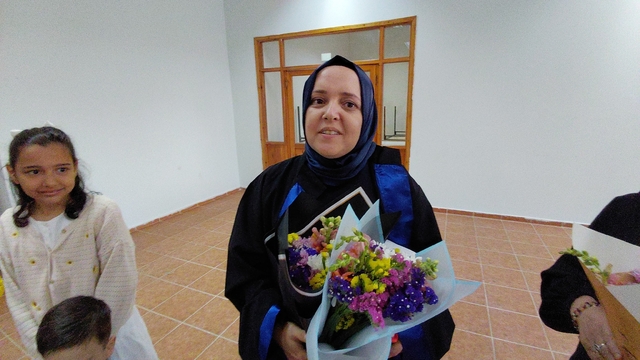3 çocuk annesi kadın üniversiteyi okul birincisi olarak bitirdi
39 yaşında okul birincisi oldu, gurur tablosunda ailesi de yanındaydı