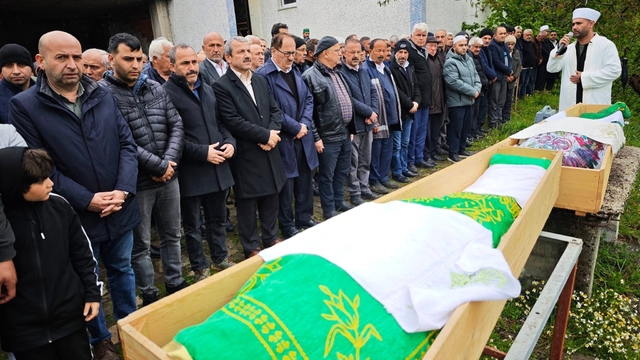 Ordu'da aynı gün vefat eden kadın ile oğlunun cenazeleri toprağa verildi