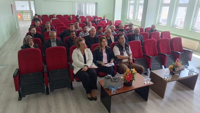 Pazaryeri'nde muhtarlar için hizmet içi eğitim semineri düzenlendi