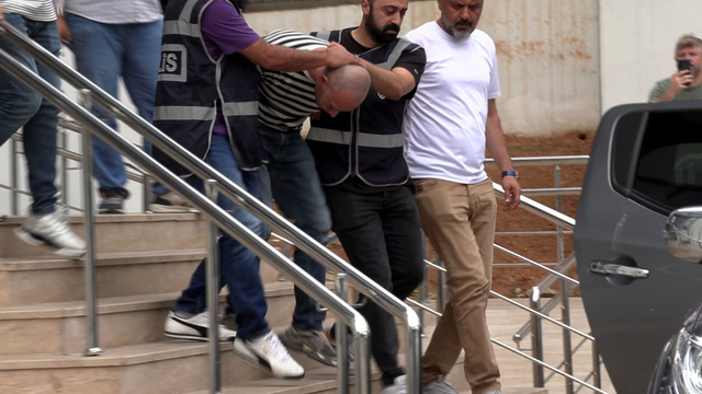 Boşanma aşamasındaki eşi Sinem'i öldürüp, bekçiyi yaralayan sanığa ağırlaştırılmış müebbet