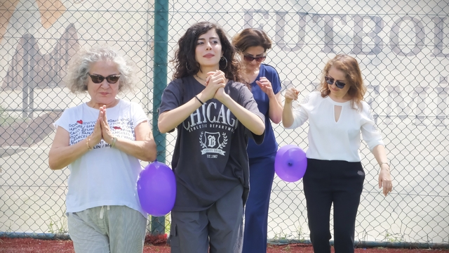 Mersin'de Tazelenme Üniversitesi öğrencileri gençlerle oyunlar oynadı