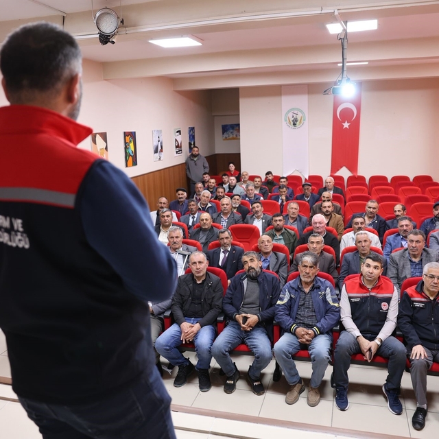 Kars'ta üreticilere kırsal kalkınma ve tasarruflu sulama desteği anlatıldı