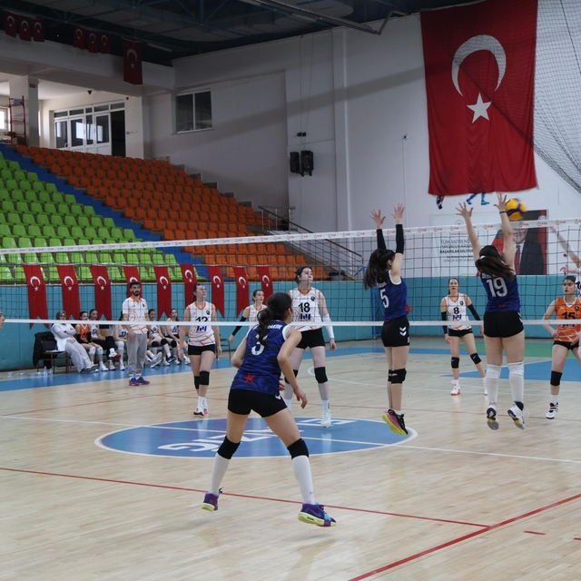 Elazığ'da Yıldız Kızlar Voleybol Türkiye Yarı Finalleri tamamlandı