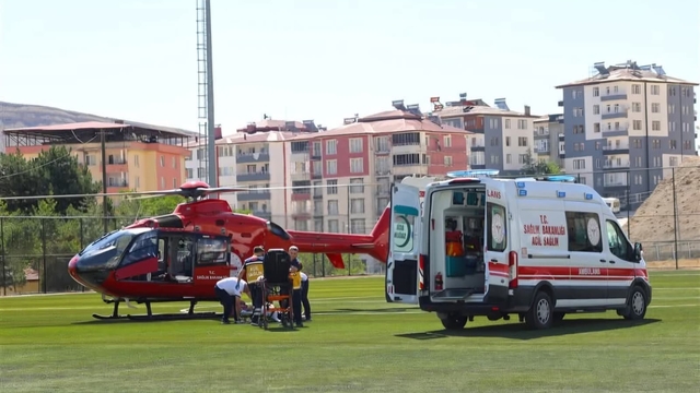 Malatya'da hava ambulansı 76 yaşındaki hasta için havalandı