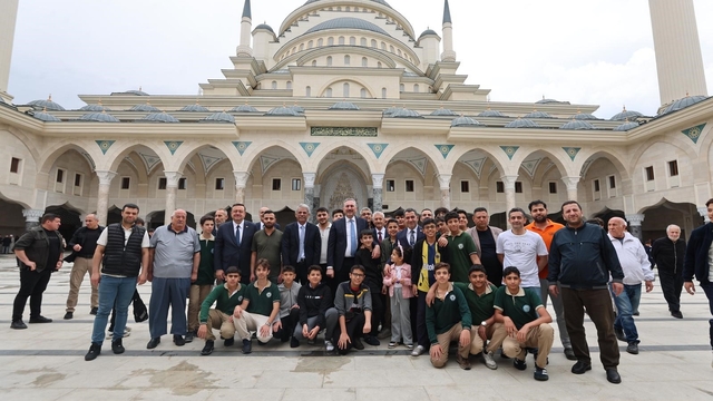 Şahinbey'de gençlerle buluştular