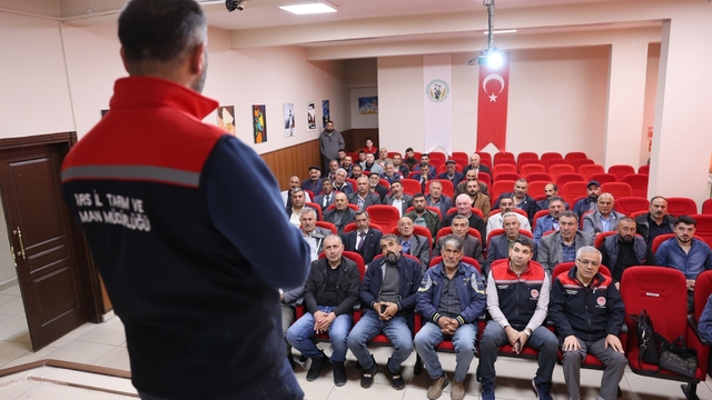 Kars'ta üreticilere kırsal kalkınma ve tasarruflu sulama desteği anlatıldı