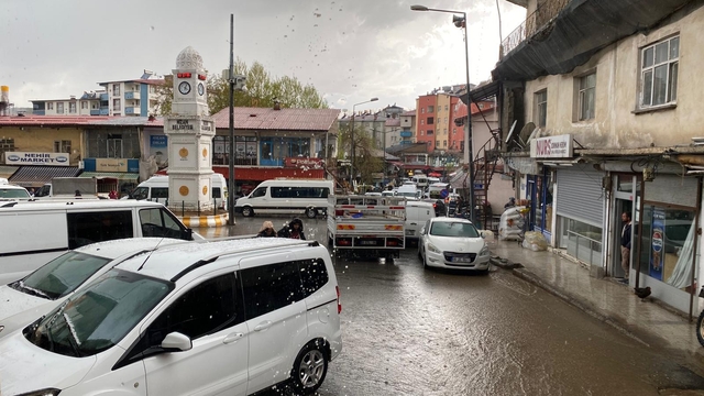 Hizan'da sağanak etkili oldu