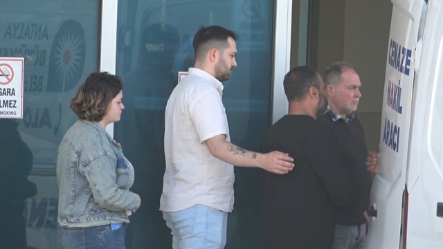 Noter önünde dayısı tarafından öldürülen kadının cenazesi yakınlarına teslim edildi