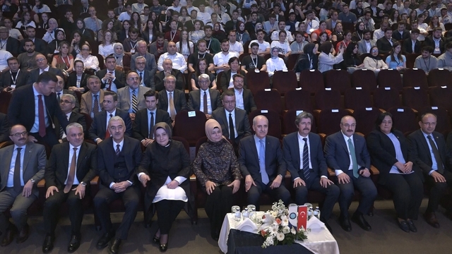 TBMM Başkanı Prof. Dr. Numan Kurtulmuş: "Dünyanın yeni ekonomik mimariye ihtiyacı var"
"Türkiye küresel adalet arayışının öncüsü oldu"
"İki çift lafın nükleer silahlardan daha gaddar bir ekonomik silaha dönüştürüldüğünü görüyoruz"