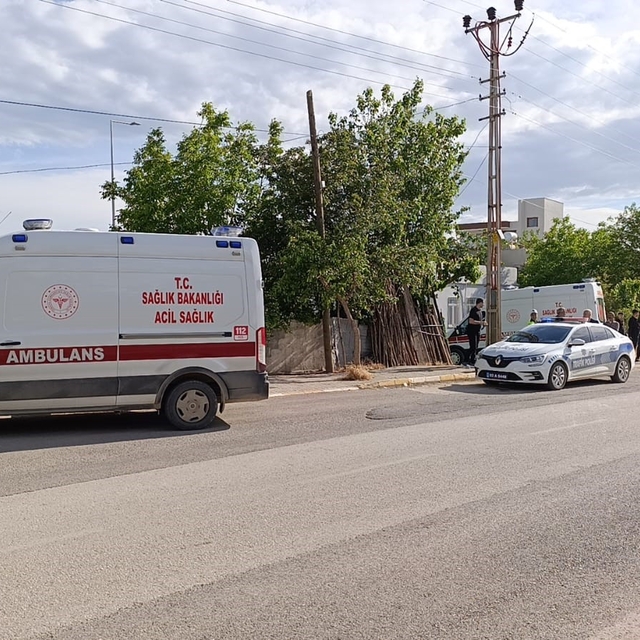 Motosiklet yayaya çarptı: 2 yaralı