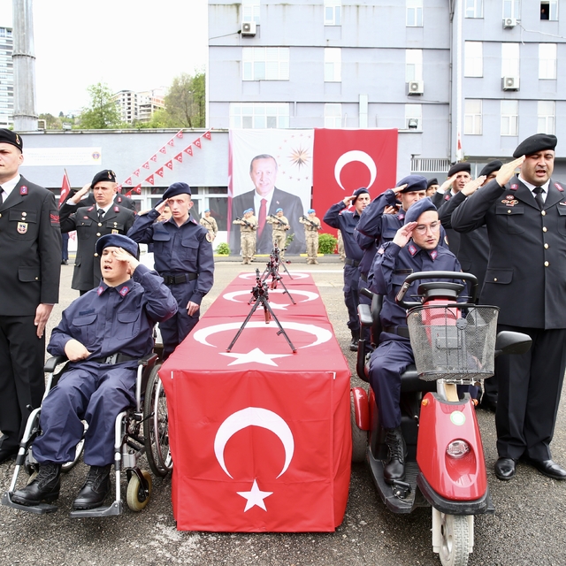 Giresun'da engelliler bir günlük temsili askerlik yaptı