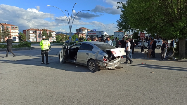 Kahramankazan'da iki otomobilin karıştığı kazada 1 kişi yaralandı