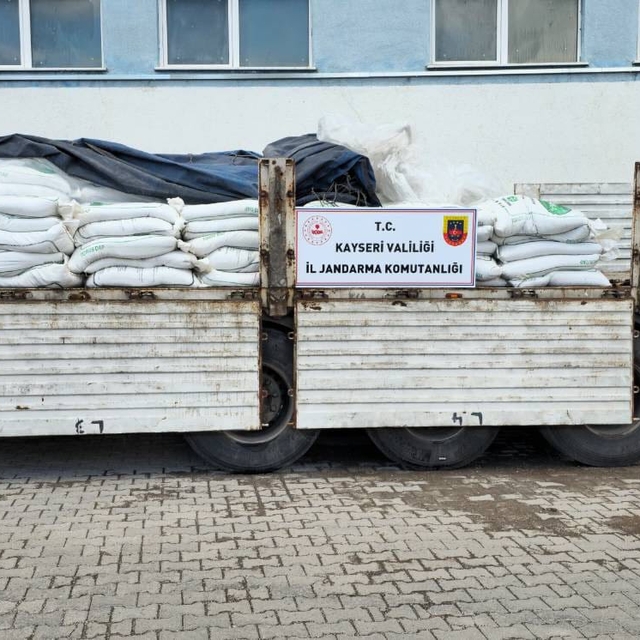 Kayseri'de 24 ton  sahte gübre ele geçirildi