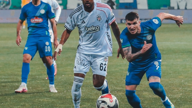 Tredyol Süper Lig: Çaykur Rizespor: 2 - Beşiktaş: 0 (İlk yarı)