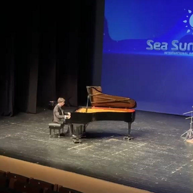 Elazığlı genç piyanist İspanya'da zirvede