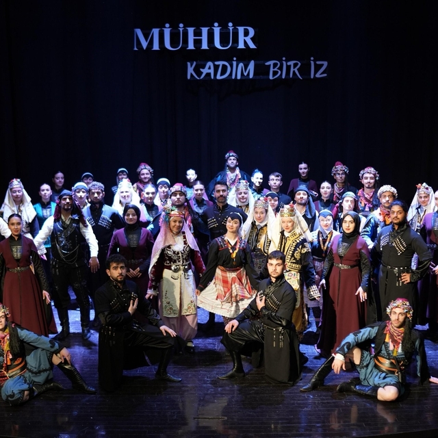 Düzce'de "Mühür: Kadim Bir İz" gösterisi büyük beğeni topladı