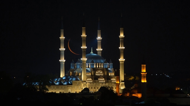 Selimiye'de hilalli sabah, objektiflere yansıdı