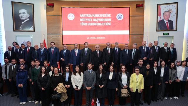 Hukuk devleti, temel haklar ve akademik perspektif aynı platformda buluştu
Anayasa mahkemesine bireysel başvurunun Türk hukukuna etkisi paneli Atatürk Üniversitesinde gerçekleştirildi