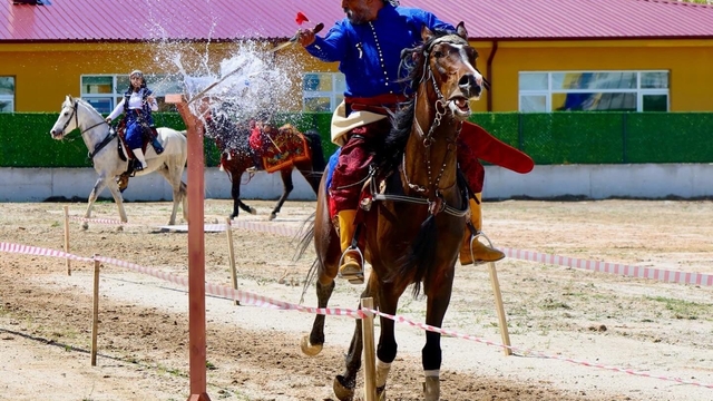 81 ilden gelen öğrenciler Söğüt'te tarihi alanları gezdi