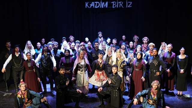 Düzce'de "Mühür: Kadim Bir İz" gösterisi büyük beğeni topladı