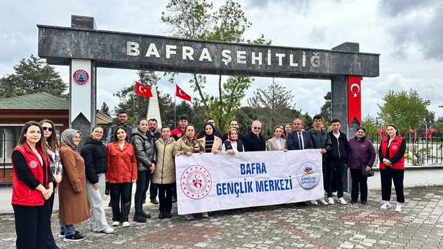 Bafra'da Gençlik Haftası kapsamında tören ve şehitlik ziyareti yapıldı