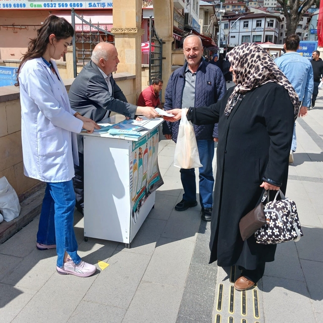 Bayburt'ta kronik hastalıklara karşı farkındalık standı açıldı