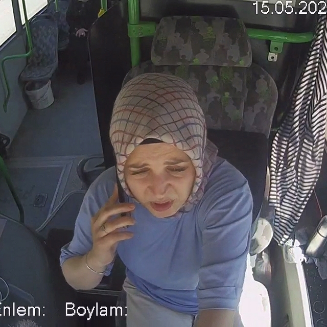 Baygınlık geçiren yolcuyu güzergahını değiştirip, hastaneye yetiştirdi