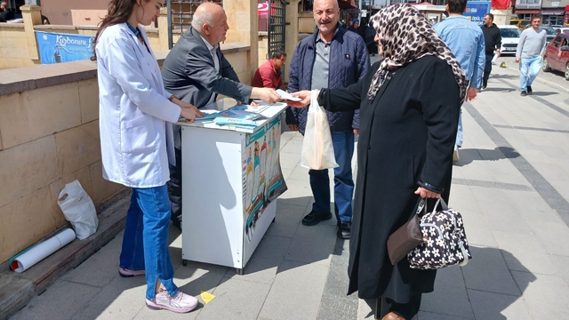 Bayburt'ta kronik hastalıklara karşı farkındalık standı açıldı