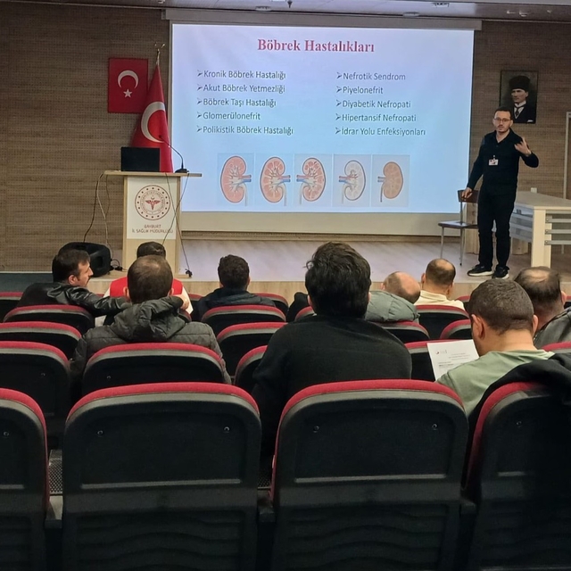 Göç İdaresi personellerine halk sağlığı eğitimi verildi