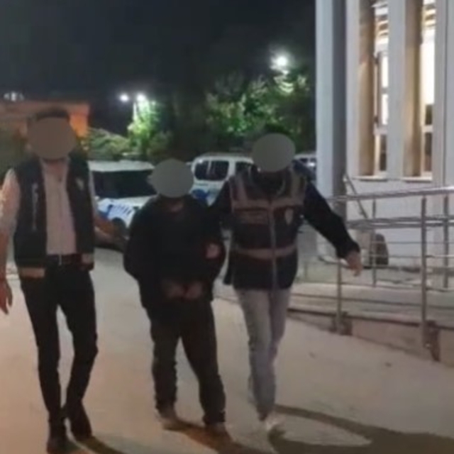 Bursa'da 4 firari yakalandı