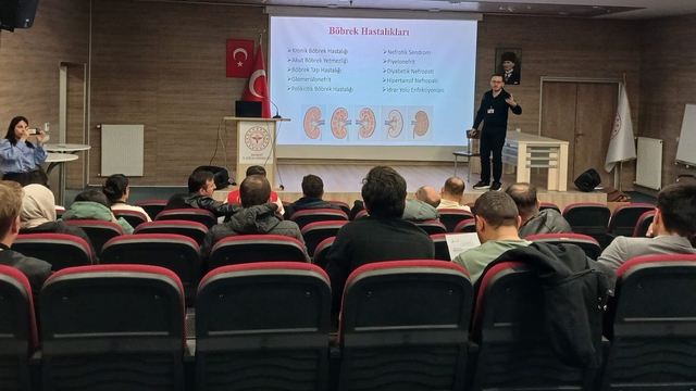 Göç İdaresi personellerine halk sağlığı eğitimi verildi