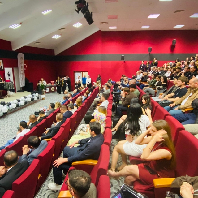 İletişim öğrencileri sektör temsilcileriyle buluştu