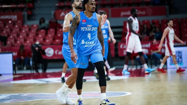 Petkimsporlu Efianayi Maccabi'de