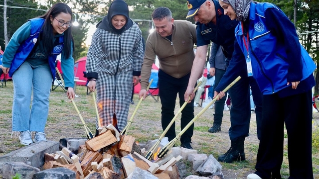 Bilecik'te 250 üniversite öğrencisiyle 'Gençlik Ateşi' yakıldı