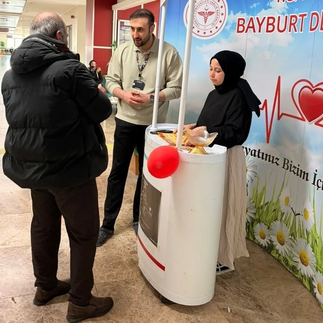 Hastanede vatandaşlar cilt kanseri konusunda bilgilendirildi