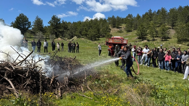 Demirci'de çevre ve orman farkındalığı etkinlikleri düzenlendi