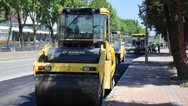 İstanbul Yolu'nda hummalı asfalt çalışması