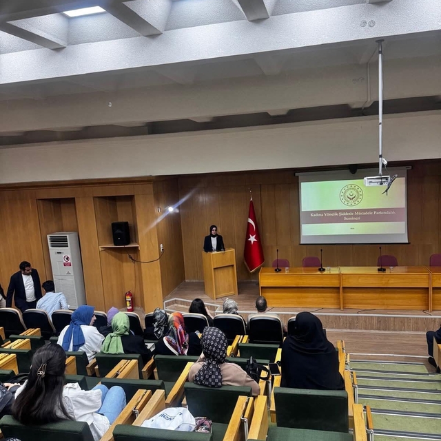 Üniversitesi öğrencilerine 'Kadına Yönelik Şiddetle Mücadele' eğitimi
