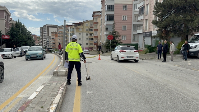 Tokat'ta yolun karşısına geçmek isteyen kadına alkollü sürücü çarptı