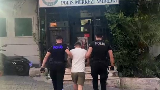 İzmir'de 42 yıl hapis cezasıyla aranan dolandırıcı Yunus timlerinden kaçamadı